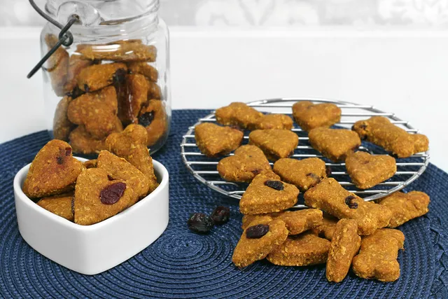 How to Make Dog Treats That Are Actually Healthy