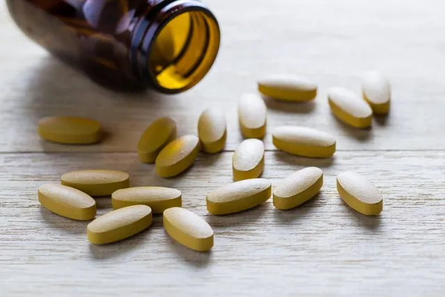 Can Dogs Take Human Vitamins? Vet-Approved Facts & FAQs
