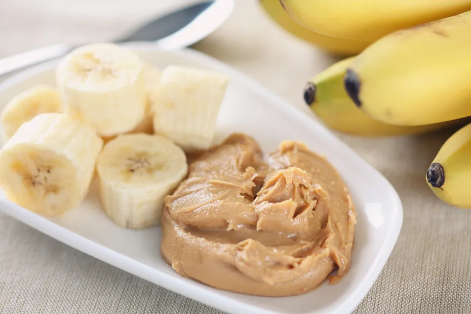 Frozen Peanut Butter, Banana, and Beef Nugget (Dogster Recipe)