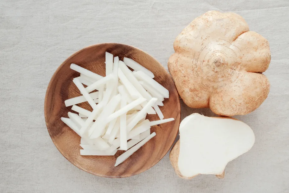 raw-cut-and-uncut-jicama