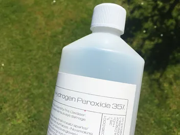 Can You Use Hydrogen Peroxide on Dogs? Vet-Reviewed Safety Facts