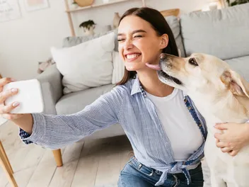 How to Take the Perfect Dog Selfie in 10 Simple Steps