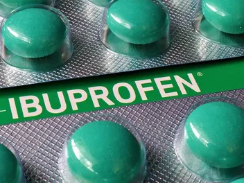 Can You Give Dogs Ibuprofen? Vet-Reviewed Facts & FAQ