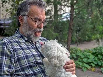 Why Do Dogs Imitate Their Owners? Vet-Verified Habits, Facts & FAQ