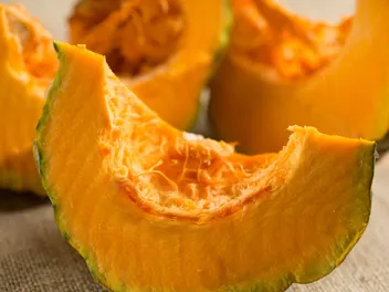 What Does Pumpkin Do for Dogs? 7 Vet-Verified Health Benefits & Serving Tips