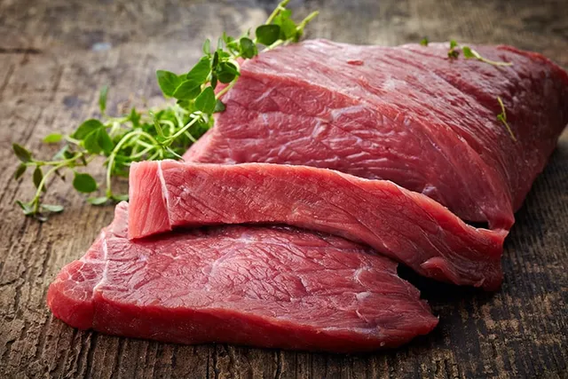 Lean Meats for Dogs in Fresh Food Diets: Vet Approved Facts, Pros, Cons & FAQ