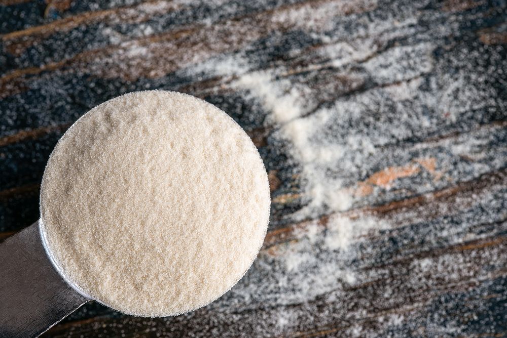 scoop of xantham gum powder
