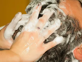 Can Humans Use Dog Shampoo? Vet-Approved Safety and Efficacy