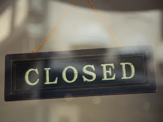 The Vet Clinic Is Closed, What Do I Do? 6 Vet-Approved Steps & Options