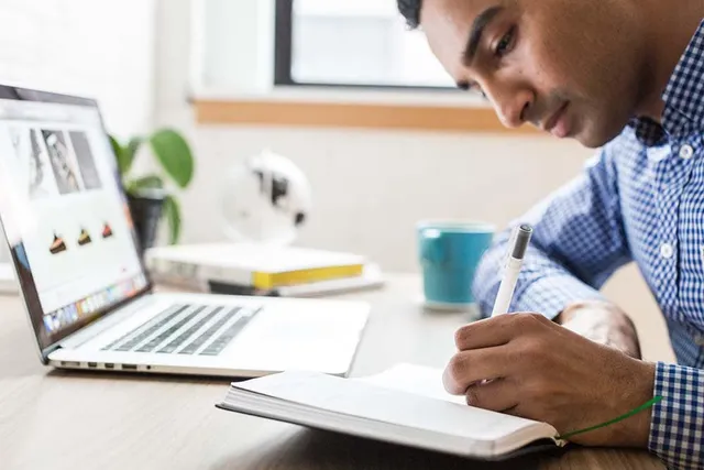How to Write a Dog Walking Business Plan in 8 Simple Steps (Template Included)