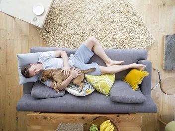 Does Sleeping With Your Dog Cause Separation Anxiety? Vet-Approved Explanation