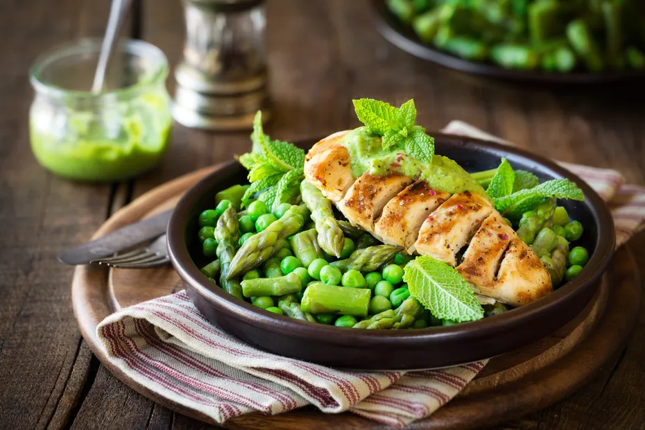 Grilled chicken breast with mixed vegetables
