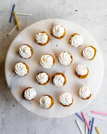 Banana Pumpkin Pupcakes With Frosting