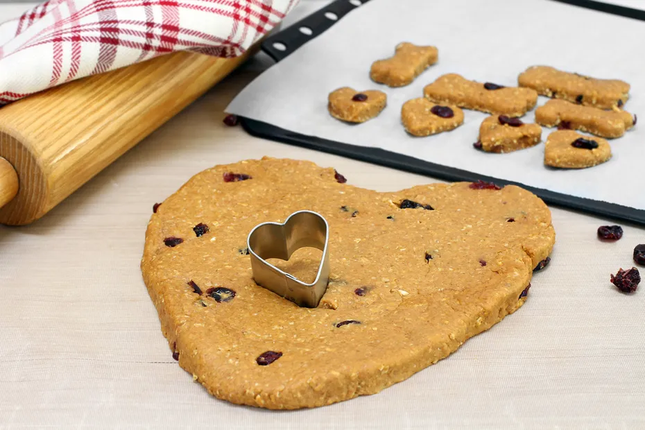 Dogster Recipe: Cranberry Mint Holiday Cookies