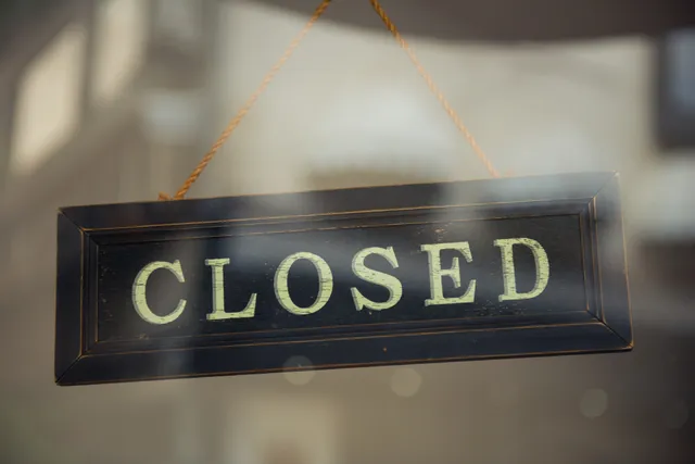 The Vet Clinic Is Closed, What Do I Do? 6 Vet-Approved Steps & Options