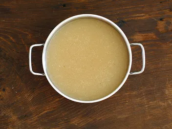 Is Bone or Chicken Broth Good for Dogs With Pancreatitis? Our Vet Explains