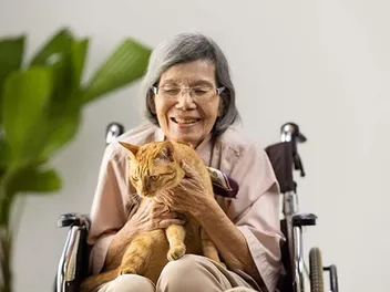 Can Pets Help People With Dementia or Alzheimer's? Vet-Verified Facts