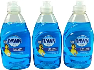 Does Dawn Dish Soap Kill Fleas on Dogs? Vet Reviewed Facts & FAQ
