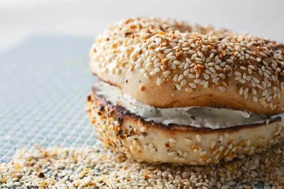 bagel-with-cream-cheese