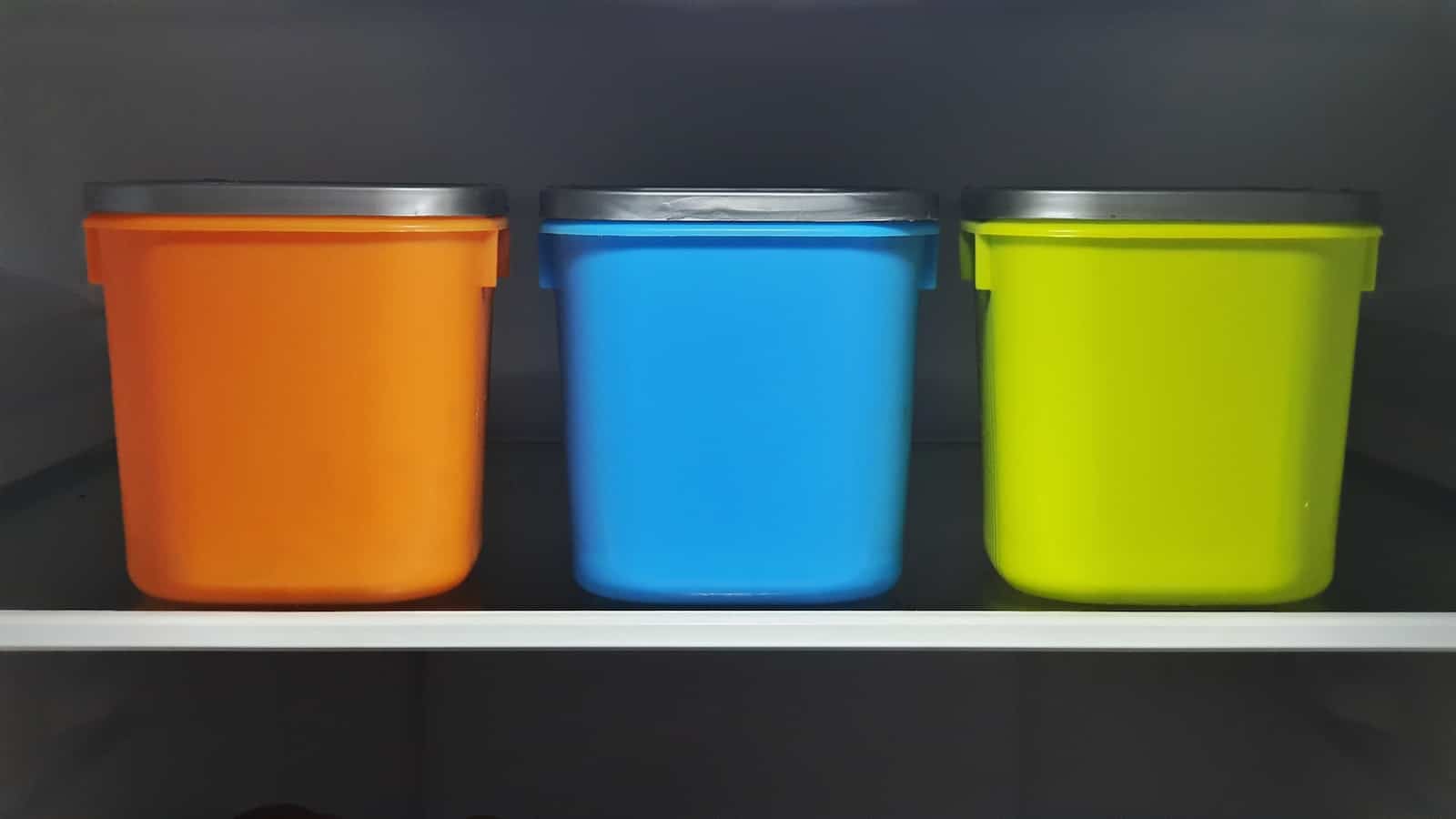 Is Plastic Toxic to Dogs? BPA Poisoning Explained (Vet Approved)