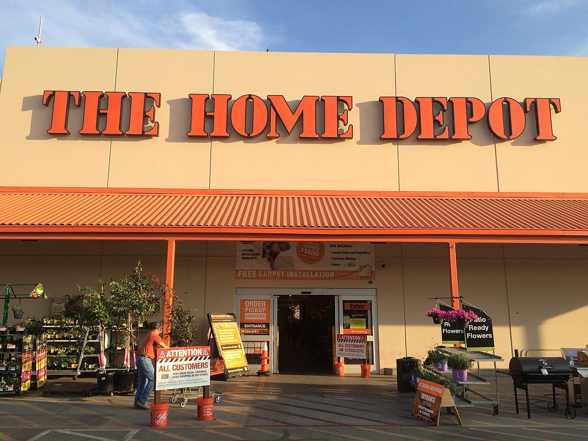Are Dogs Allowed in Home Depot in 2026? Policies & Exceptions Explained