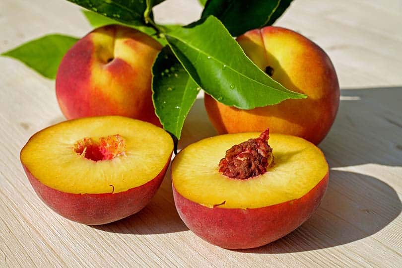 Sliced peaches