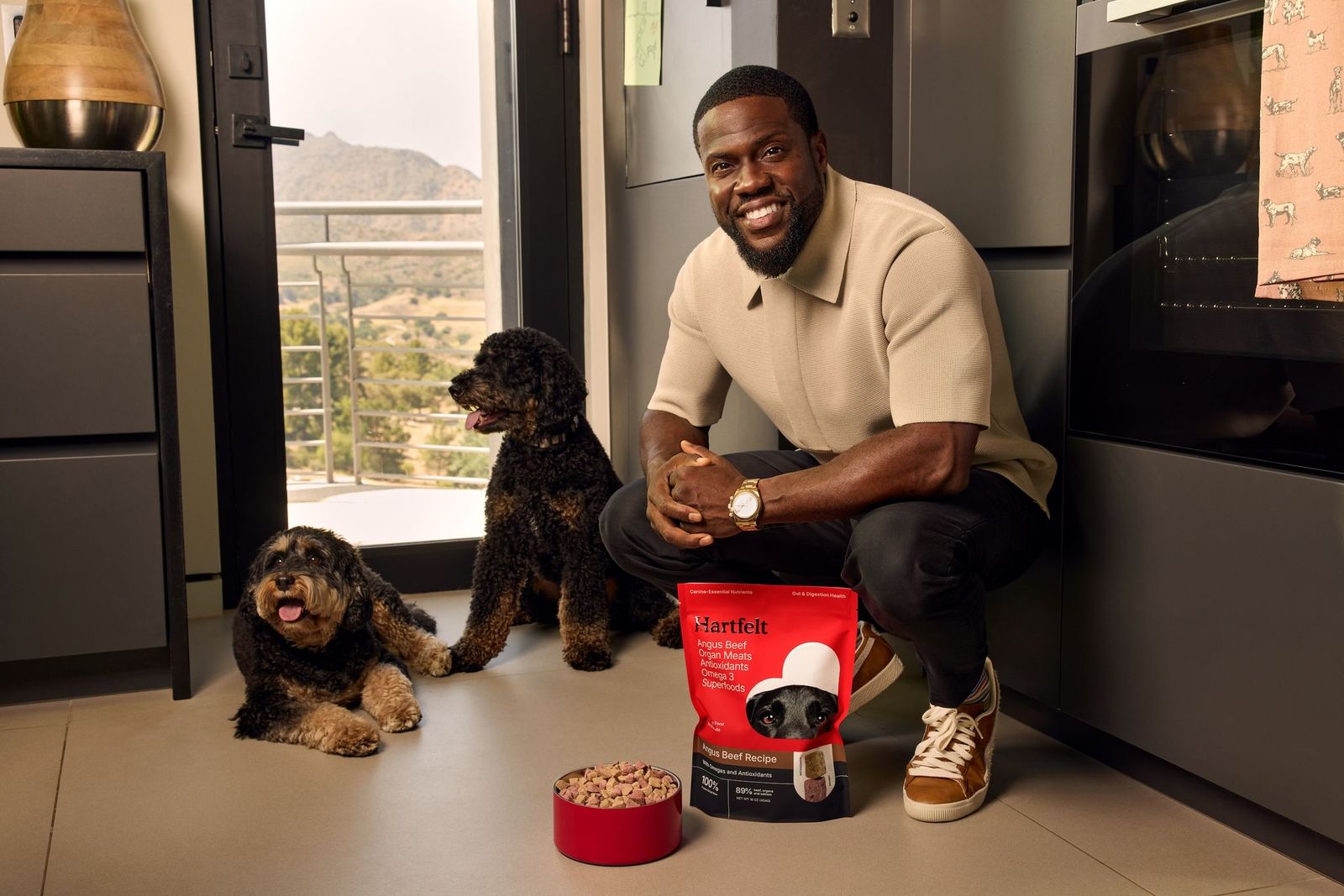 Barking News - Taking Dog Food to Hart - Lead Image